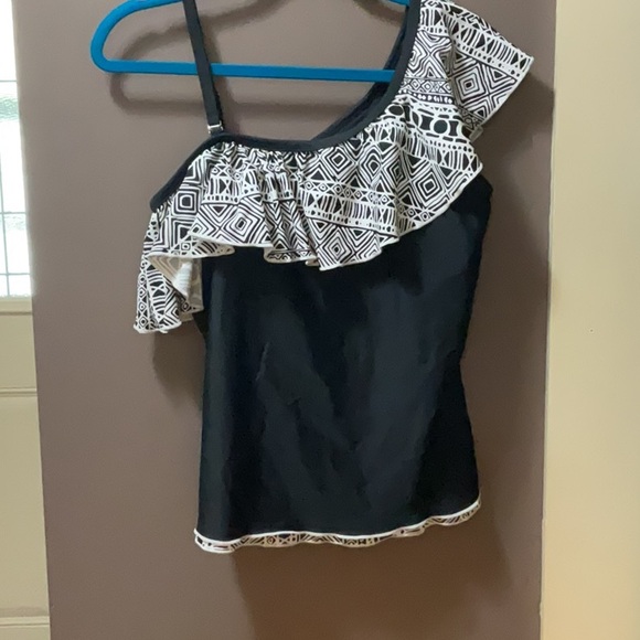 Swimsuit Black and White Ruffle One-Shoulder Tankini 2 piece like new - Picture 1 of 7